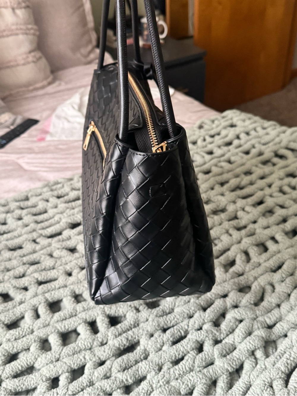 Ello Black Woven Tote w/ Tassel Charms & Crossbody Strap — EUC - Picture 4 of 15